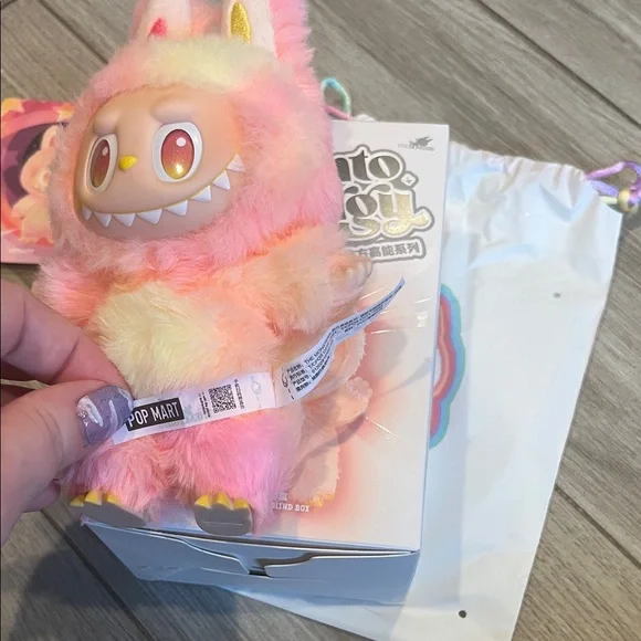 Authentic Pop Mart Big Into Energy Labubu - Loyalty - Picture 6 of 6